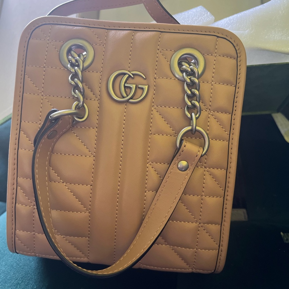 Nice GG purse.